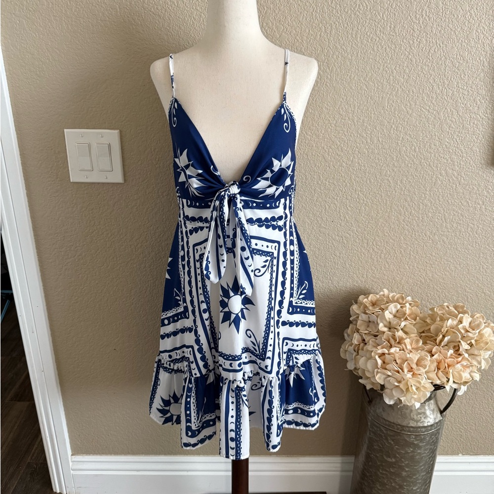 Cupshe Blue and White Tie-Front Sundress